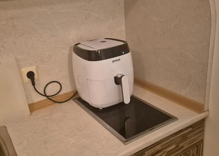 Apartament Charming 2-bed With Ac, 5 Mins From